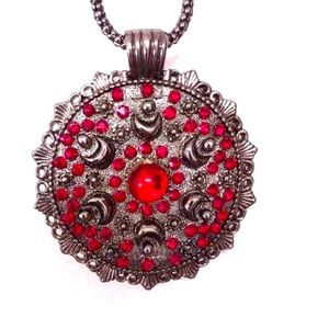🌞 Unique unisex vintage Gothic long Necklace red stones on metal pendant 33”